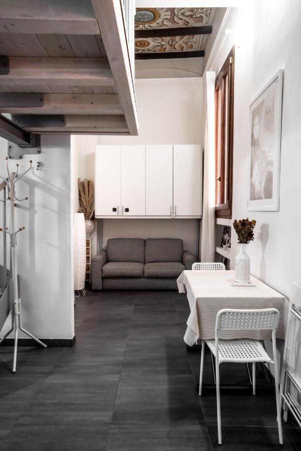 Charming Frescoed Loft Daire Bolonya Dış mekan fotoğraf